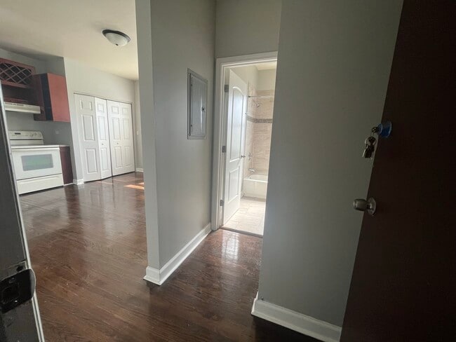 Foto del edificio - 1506 E 67th St
