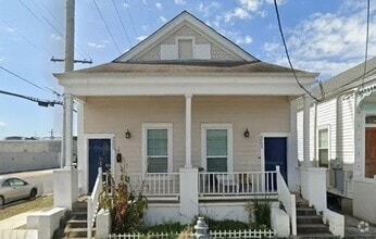 Building Photo - 3000-3002 St Peter St