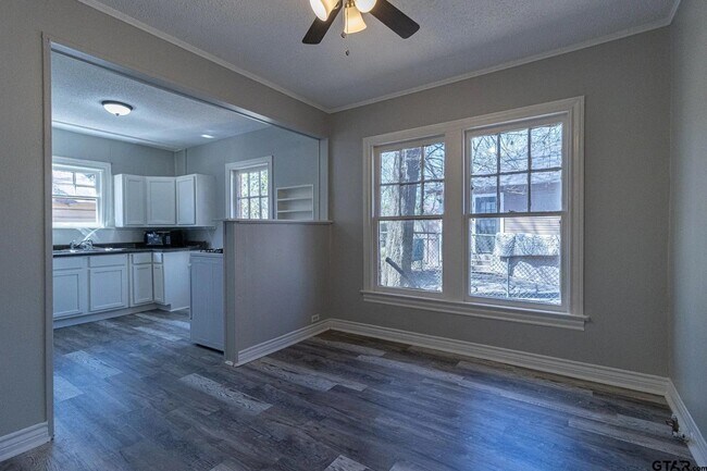 Foto del edificio - Charming 2 Bed, 1 Bath Home Near Downtown Tyler!