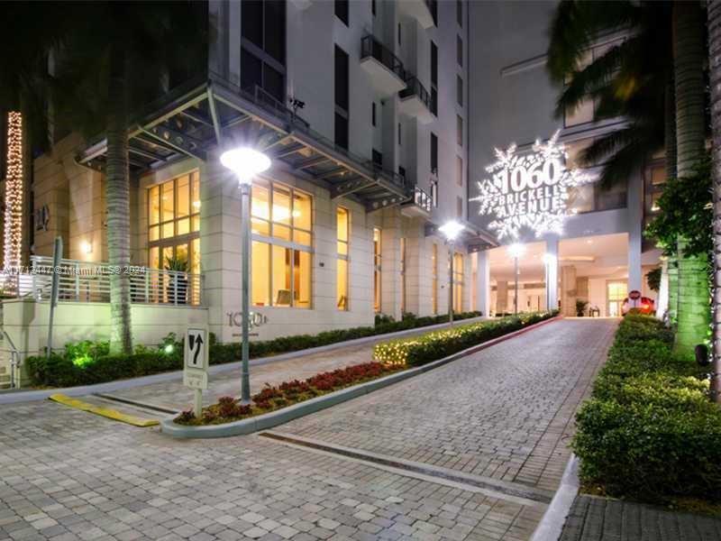 Foto principal - 1050 Brickell Ave