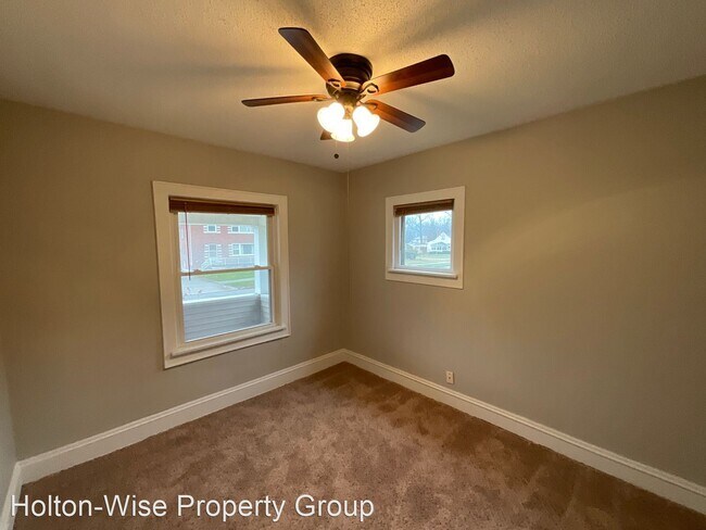 Building Photo - 3 br, 2 bath House - 821 East 236th Street