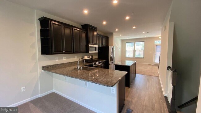 Building Photo - 148 Rebecca Hammond Ct