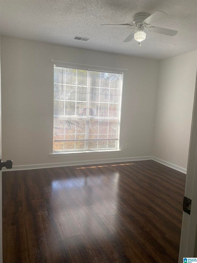 Building Photo - 432 Laurel Woods Trce