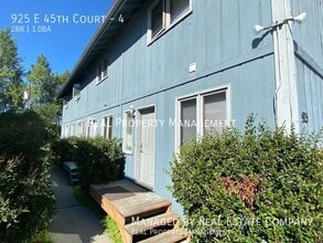 Building Photo - 925 E 45th Ct