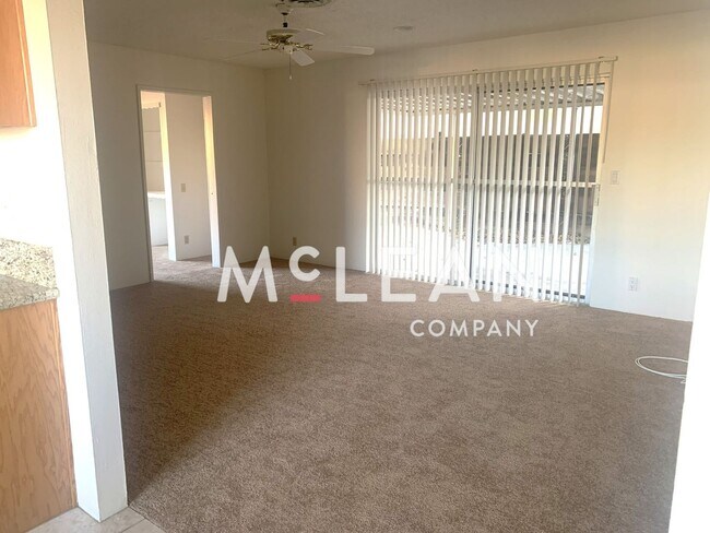 Foto del edificio - Three Bedroom Home in Beautiful Neighborhood
