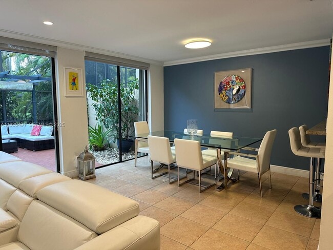 Building Photo - 9805 Costa Del Sol Blvd