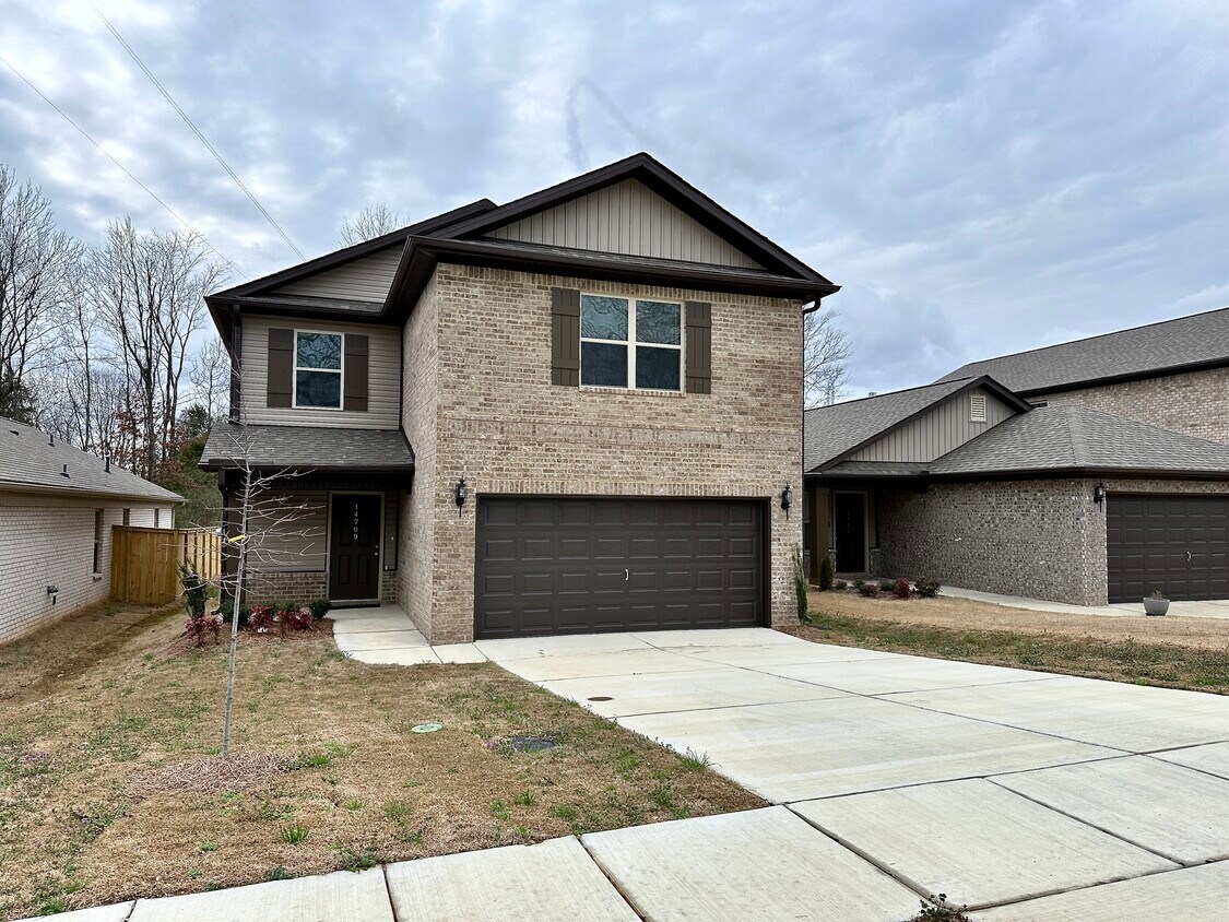 Foto principal - 14709 Ravenel Dr