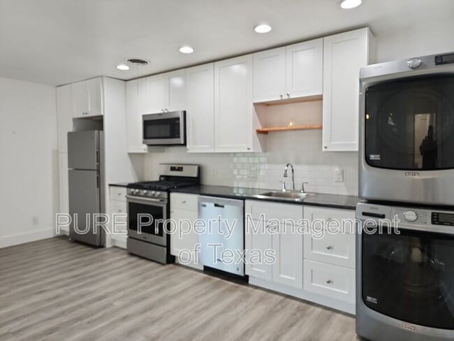 Foto del edificio - 1503 Braes Ridge Dr