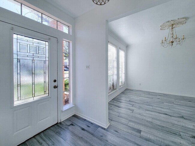 Foto del edificio - 17614 Glenmark Dr