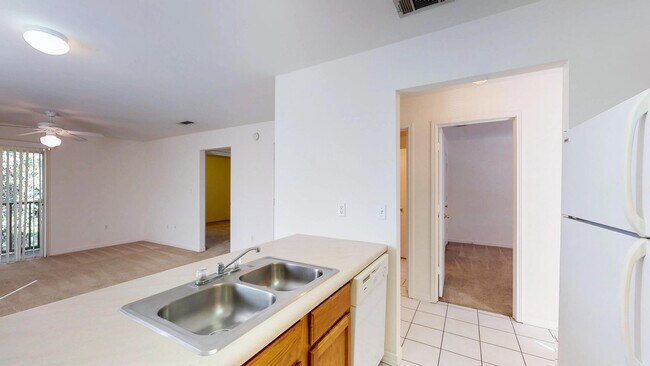 Building Photo - 895 Silverwood
