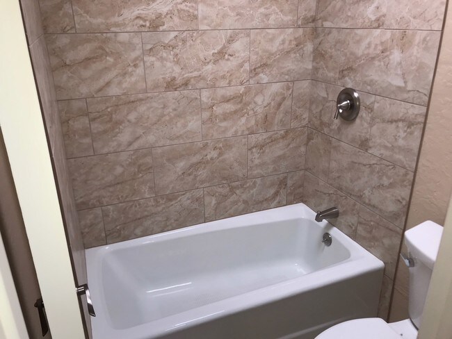 Foto del edificio - 101 E Desert Park Ln