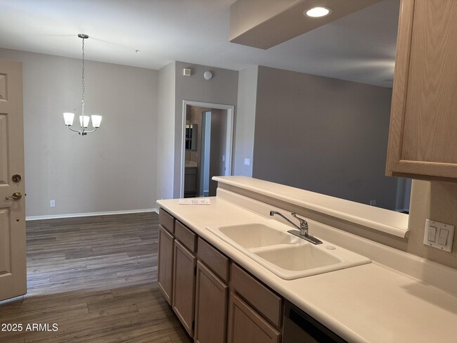 Building Photo - 9253 N Firebrick Dr