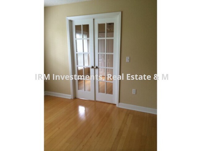 Foto del edificio - 1 bed 1.5 baths condo with DEN,