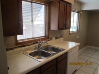Building Photo - 4018 Redick Ave