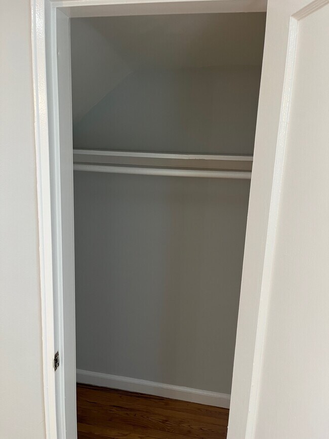 Foto del edificio - 15A Carolyn Ter