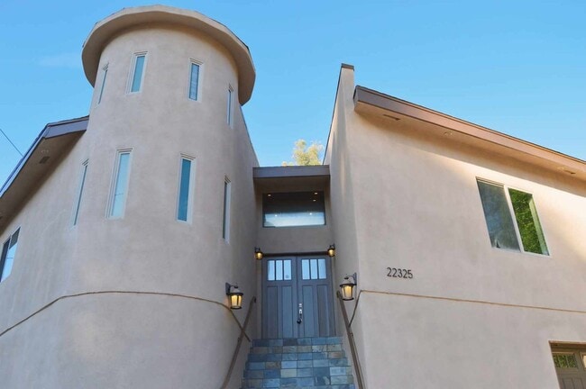 Building Photo - 22325 Avenue San Luis