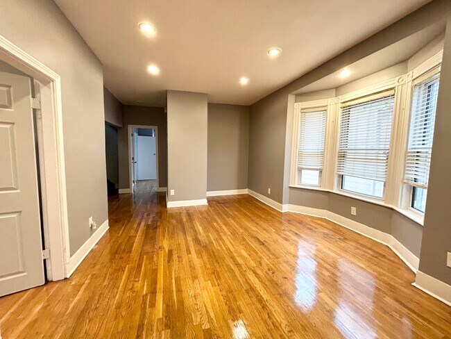 Building Photo - 14 Batchelder St