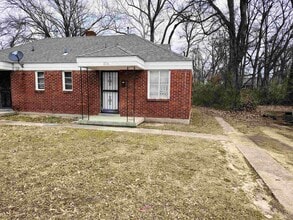 Building Photo - 826 N DUNLAP St