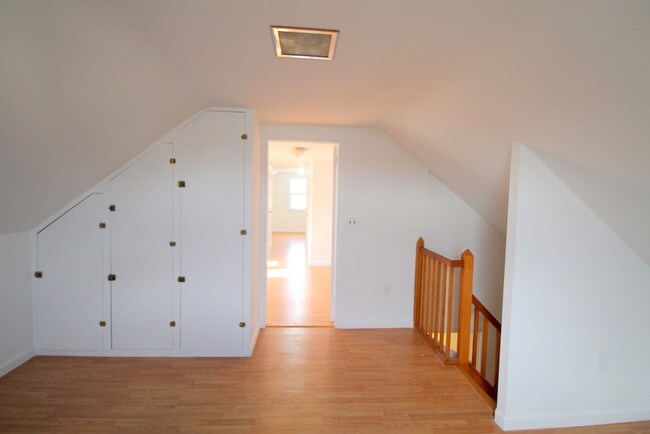 Building Photo - 2819 Lasalle Ave