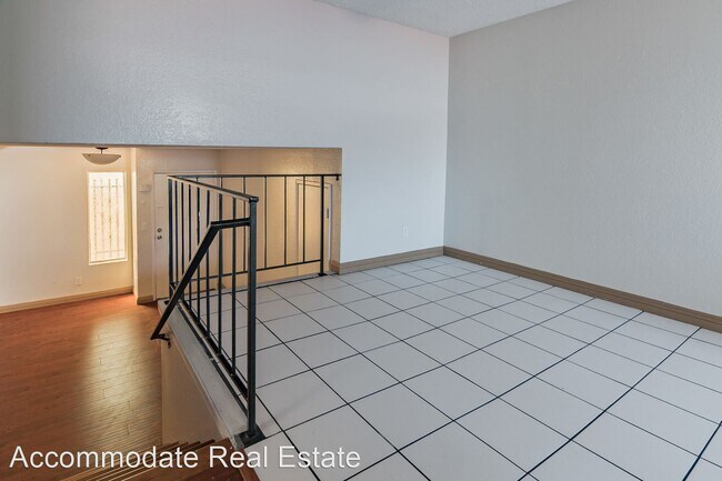 Building Photo - 3 br, 2 bath House - 713 E Fairview Ave APT H