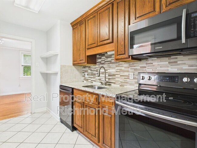 Building Photo - 1661 Rockwood Rd