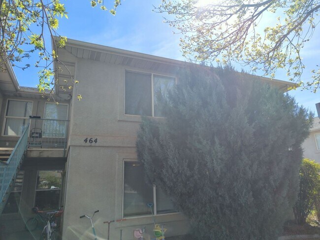 Foto del edificio - Conveniently Located 3 Bedroom 2 Bathroom Unit!