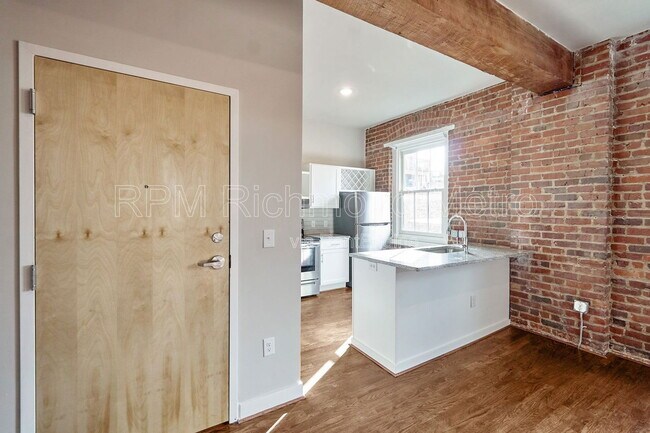 Building Photo - 10 Walnut Alley