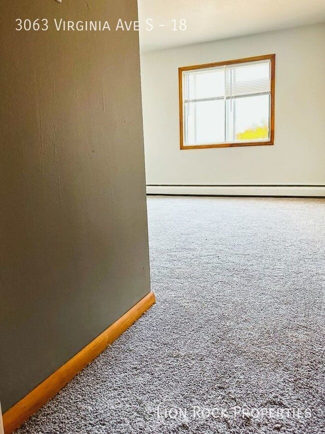 Building Photo - Cozy 1 bedroom in a Great St. Louis Park L...