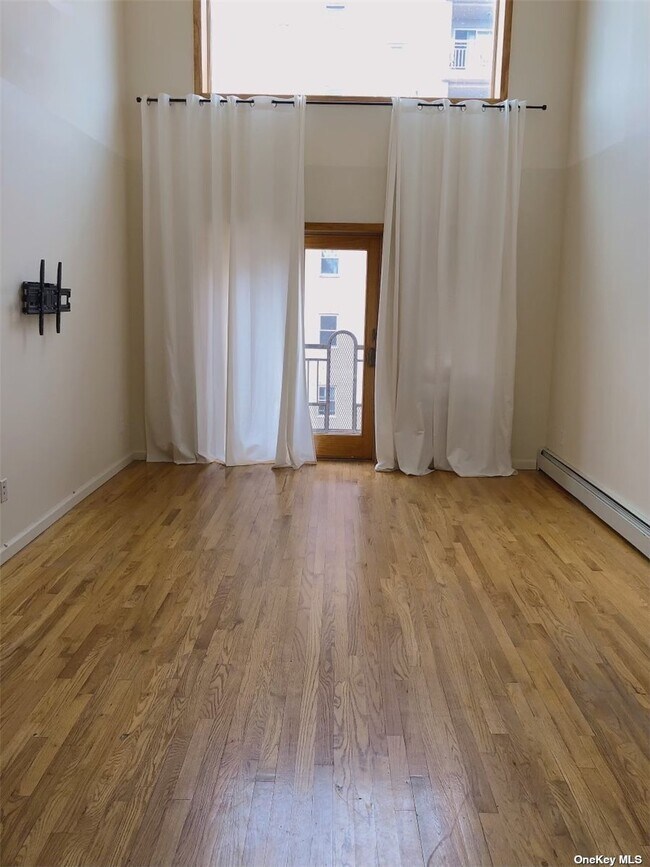 Building Photo - 140-32 Cherry Ave