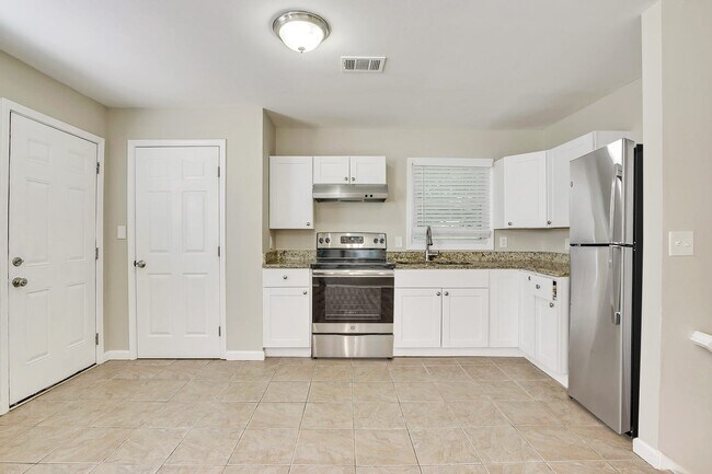 Building Photo - 4004 Rutgers Dr