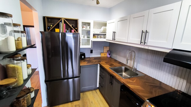 Building Photo - 158 McArthur Ave.