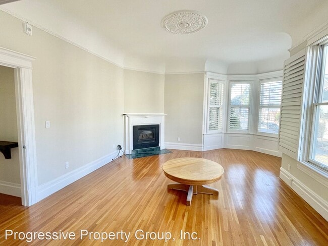 Building Photo - 1 br, 1 bath House - 3193 Washington Stree...