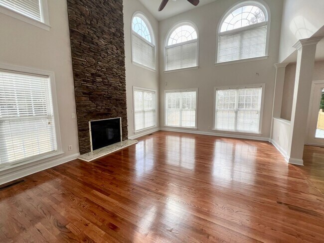 Building Photo - Four bedroom, 3.5 bath house in Elon!  Mus...