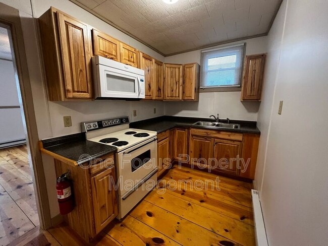 Building Photo - 525 W Church St