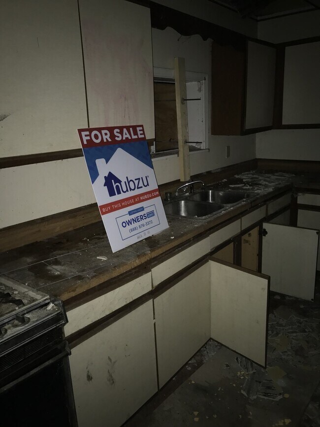Foto del edificio - FOR SALE ONLY - Home For Sale Fixer upper