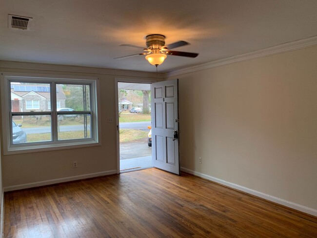 Foto del edificio - Two Bed Duplex Near Avondale! Great location!