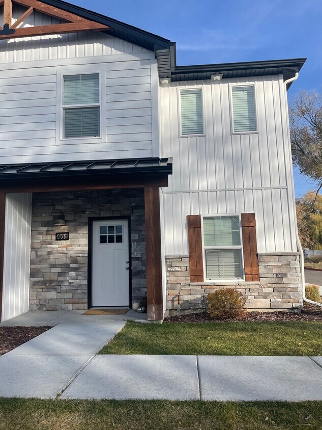 359 N 3rd W, Rigby, ID 83442 Townhome Rentals in Rigby ID