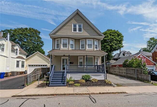 Building Photo - 3 Thurston Ave