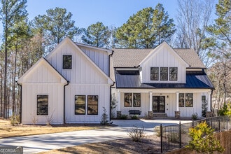 1131 Pinehurst Dr