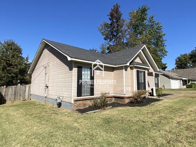 Foto del edificio - 4862 Summitridge Dr