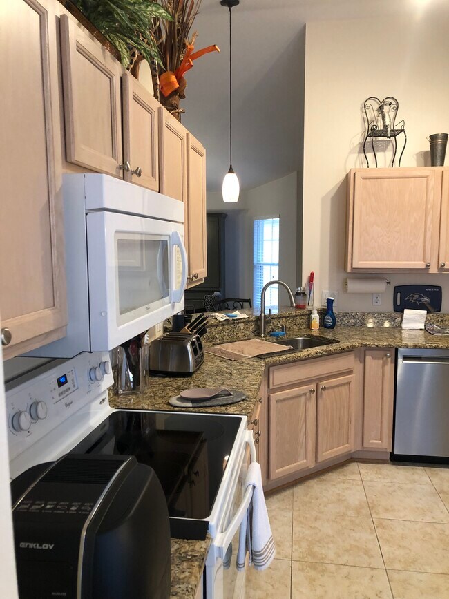Building Photo - 304 Acadia Dr