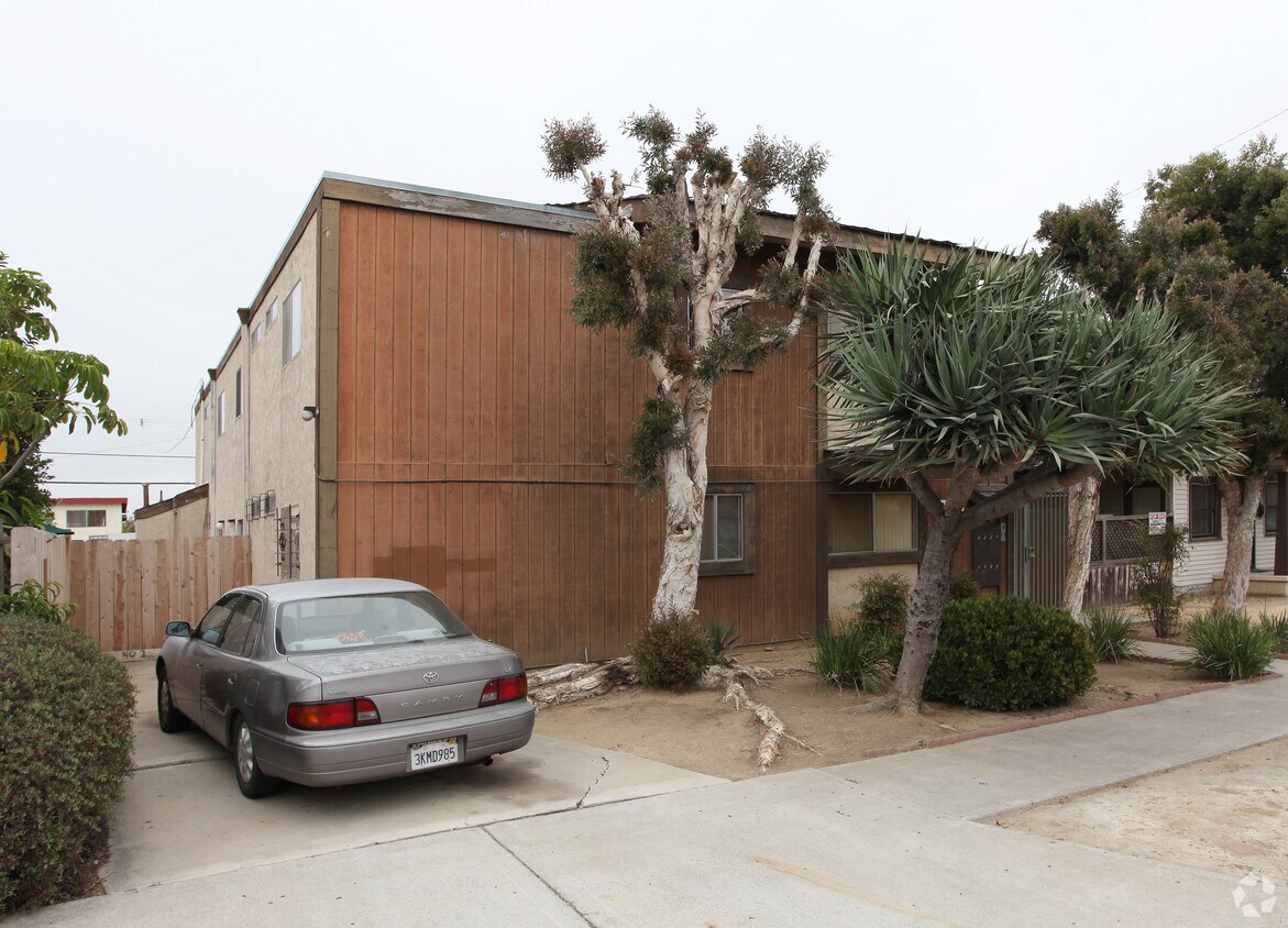 Foto del edificio - 3753 CHEROKEE Ave