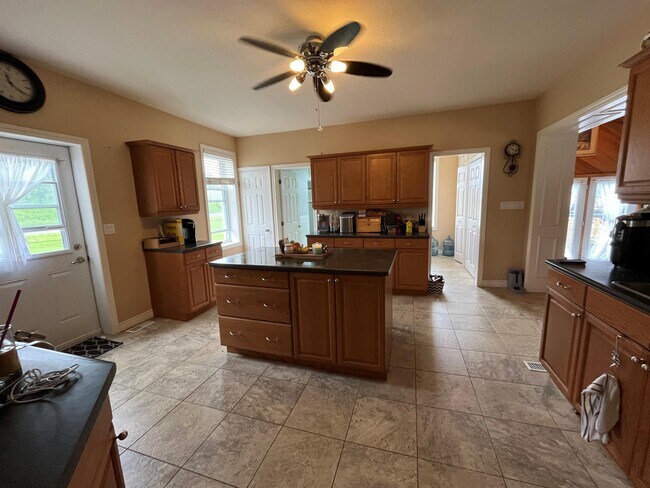 Photo du bâtiment - 461 County Road 22