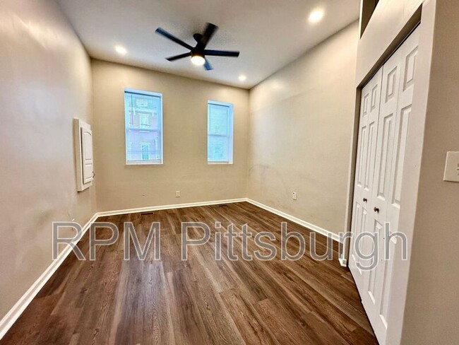 Building Photo - 2123 Sidney St