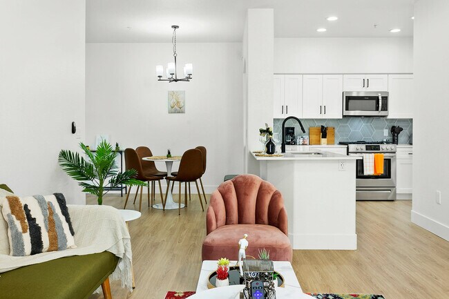 Foto del edificio - 9450 W Cabela Dr