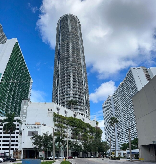 Building Photo - 1750 N Bayshore Dr