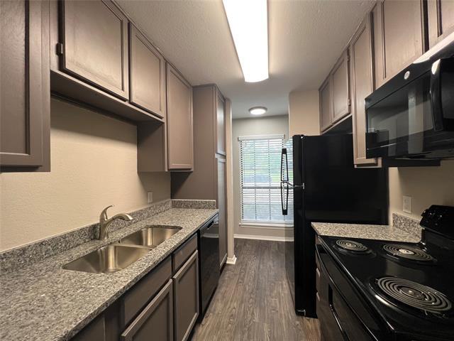 Building Photo - 7417 Kingswood Cir