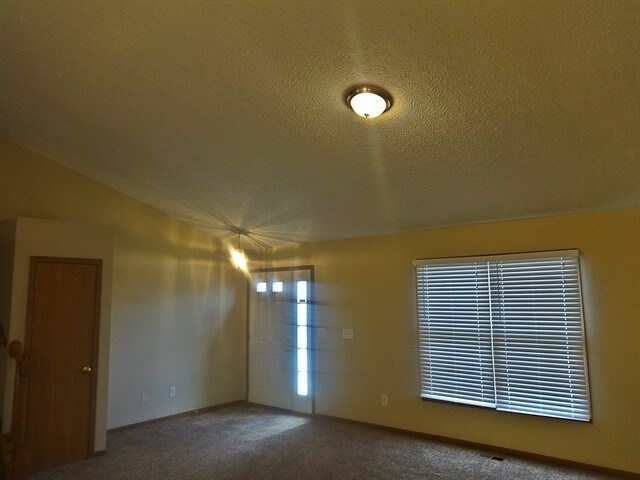 Building Photo - 2250 Chadsterz Dr