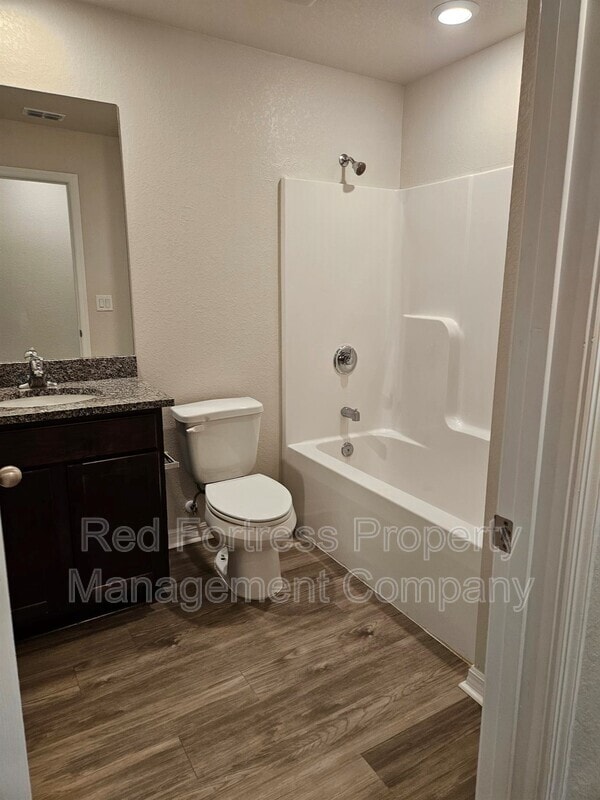 Building Photo - 1957 Laverna Ave