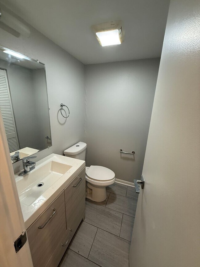 Foto del edificio - 744 W Gordon Terrace